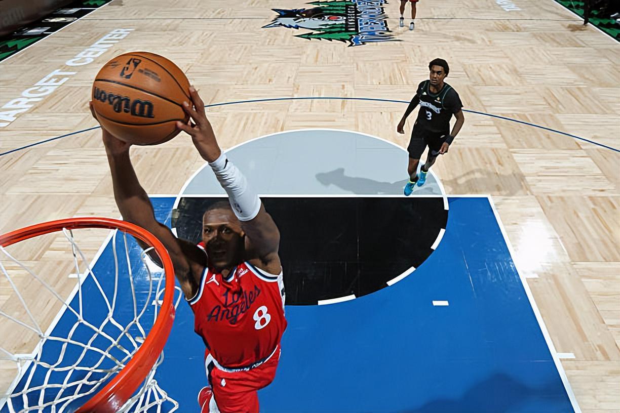 在线登录入口-完全找不到手感，结果快船后场大闸还是得到了36分钟的出场时间？